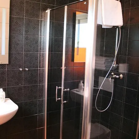 Apartmenthaus Unterwegs بيت ضيافة